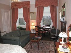 Glasgow West End Self catering  White House Apartments -   Book Online / Enquire direct with Accommodation Reception