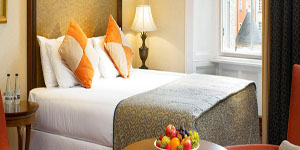 Carlton Hotel Edinburgh North Bridge within 3 minutes walk from Princess Street