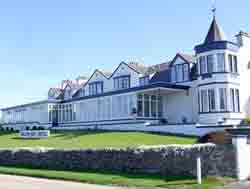 Cullen Bay Hotel Cullen