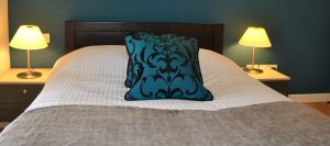 Dreamhouse Apartments Lynedoch Studio Self Catering Glasgow  -   Book Online / Enquire direct with Accommodation Reception