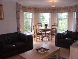Hughenden Gardens Apartment Self Catering Glasgow  -   Book Online / Enquire direct with Accommodation Reception